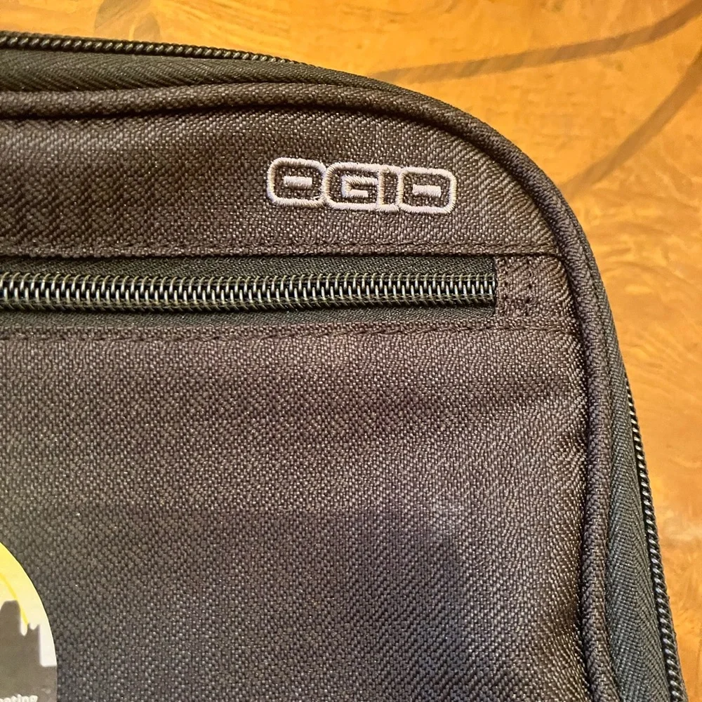 NWT OGIO travel accessory bag black with welcome to Nashville logo on the front